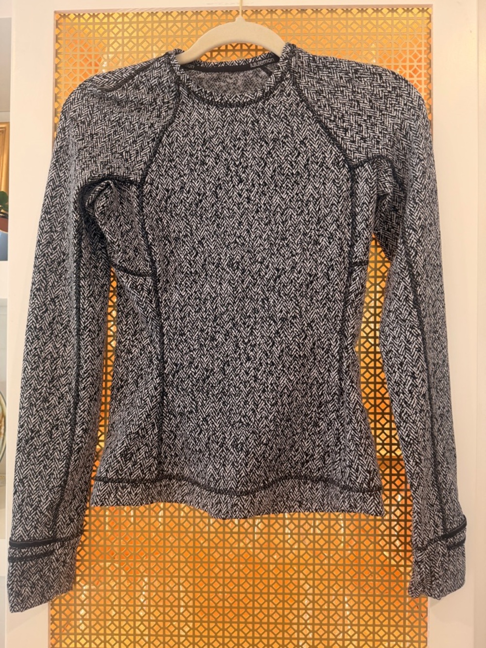 Lululemon Runderful Long Sleeve Herringbone 2 EUC!